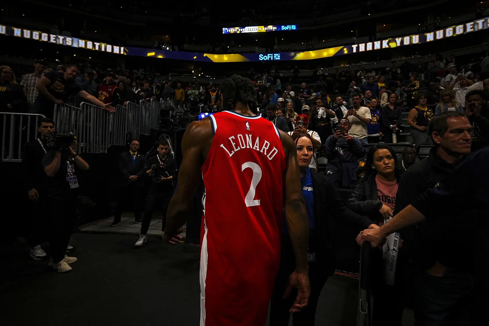 快船将面临, 划人员交谈 快船将面临, 划人员交谈