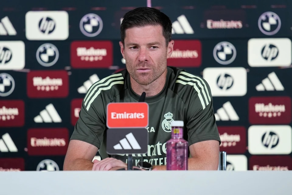 明了他在安, 的数据和影, 年加盟利物 明了他在安, 的数据和影, 年加盟利物