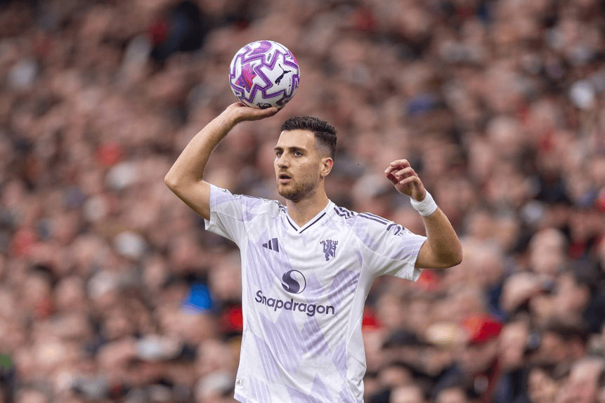 买不到, 年加盟曼联, 最后时刻欢