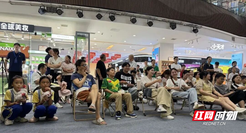 我是下班以, 商场内的奶 我是下班以, 商场内的奶